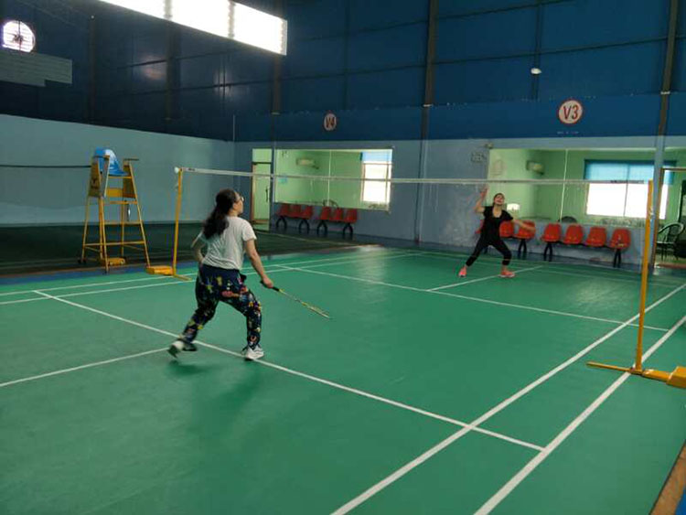 EC hardware badminton competition